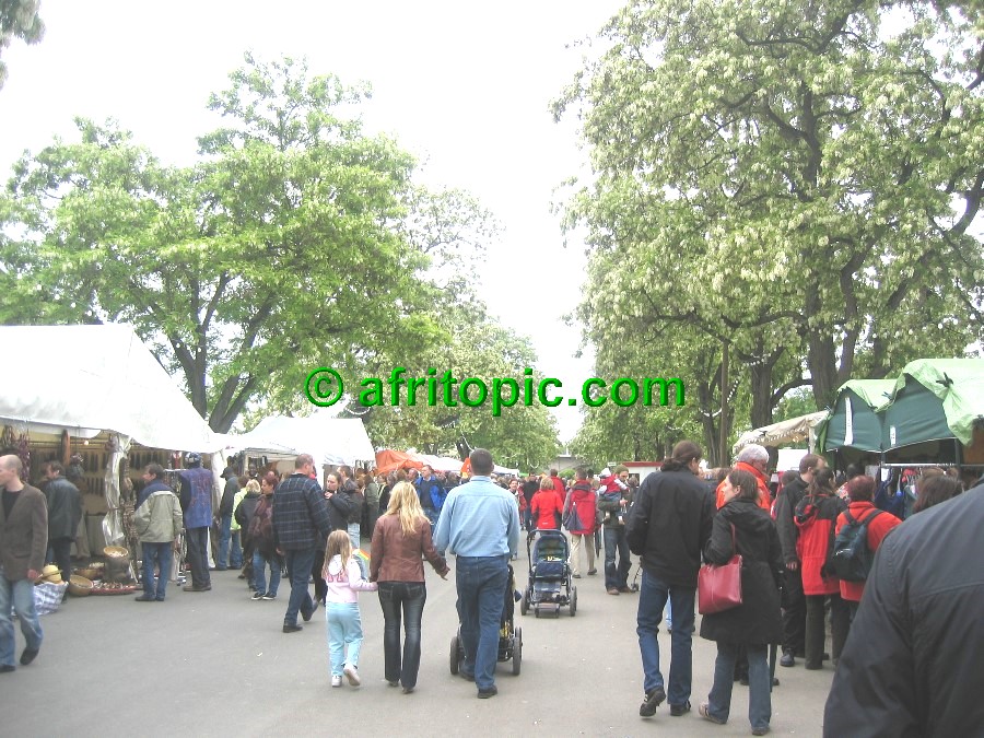 ../Images/afw2006c 102.jpg